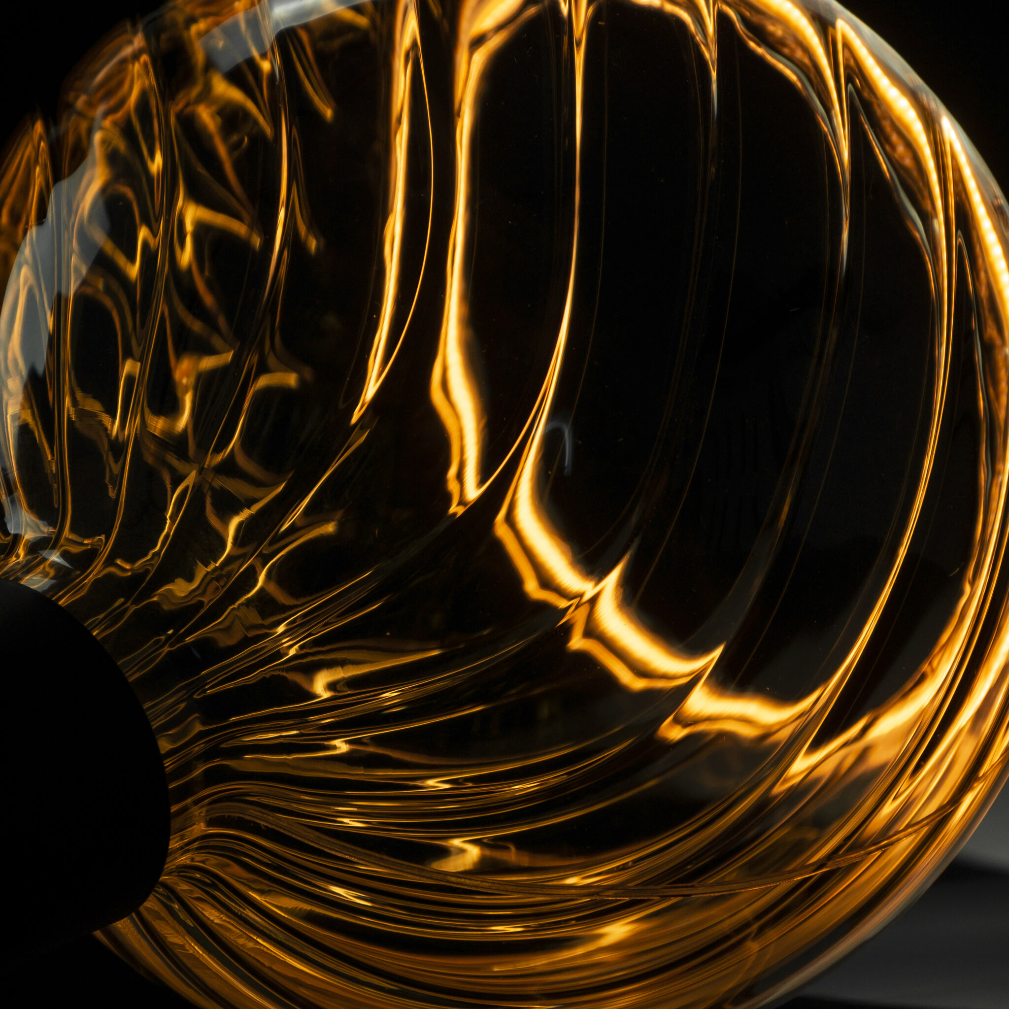 55059 LED Floating Globe 150 twisted smokey grey