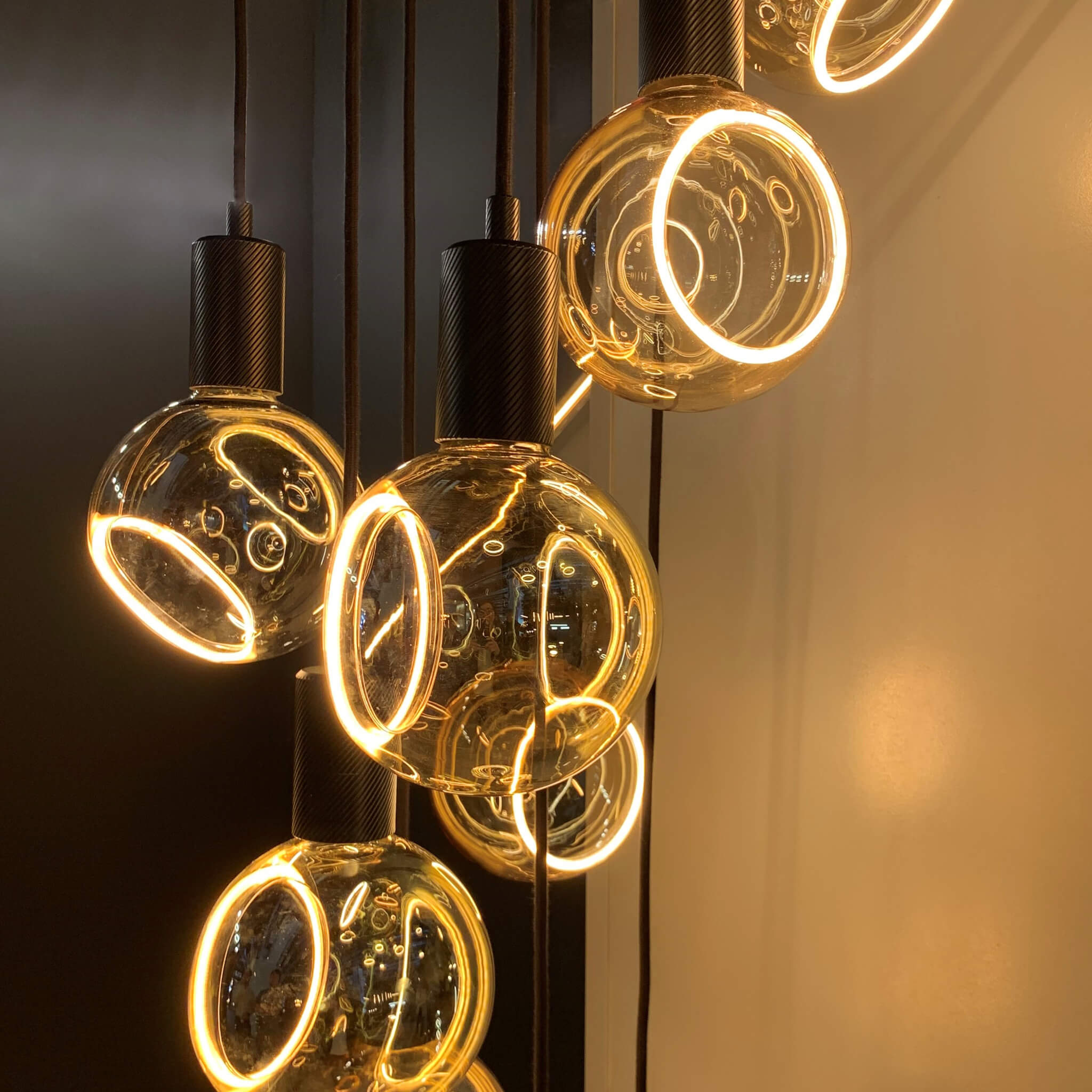 LED Floating Globe 150 golden 45°, 55031