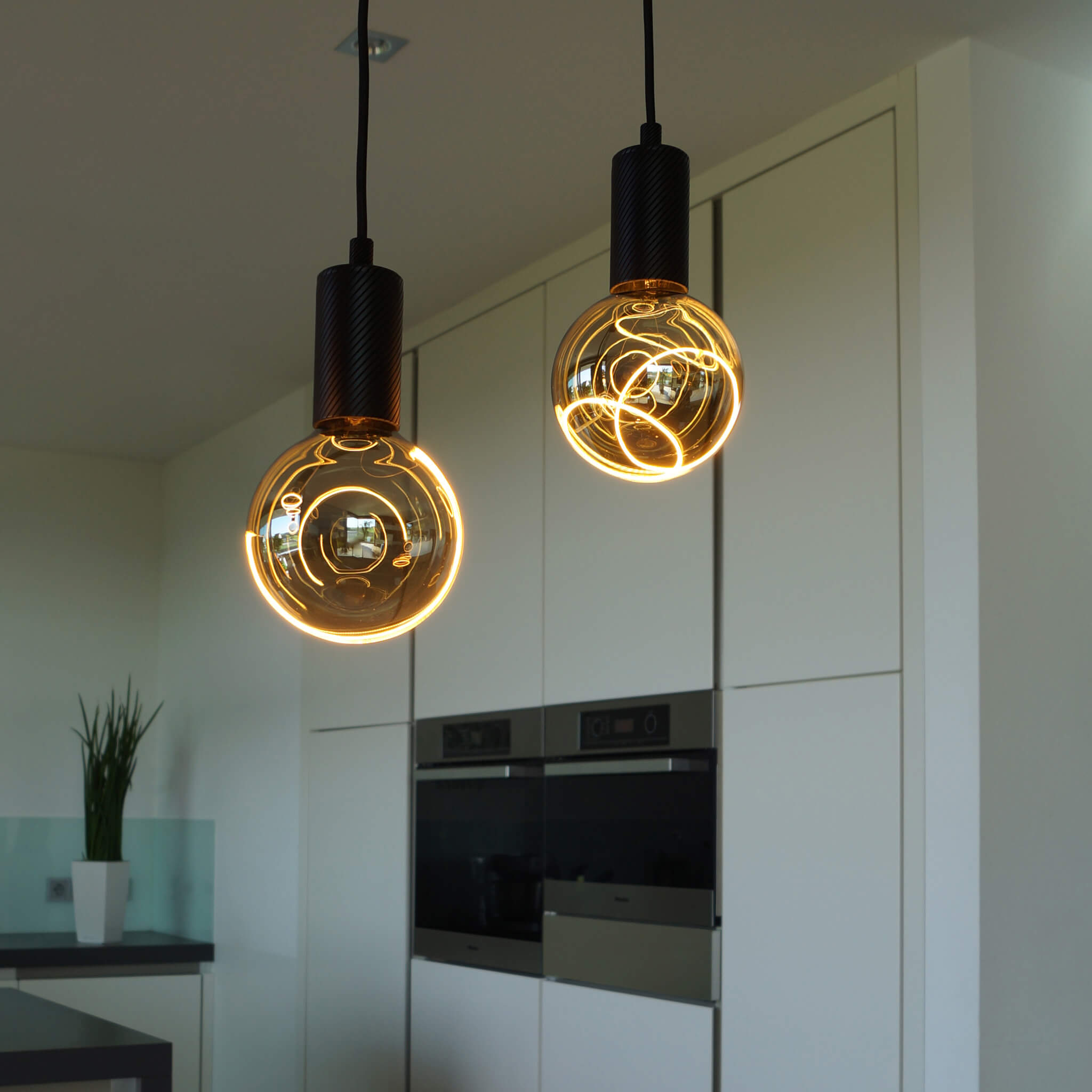 LED Illusion Globe 125 crescent slanting smokey grau | 55479