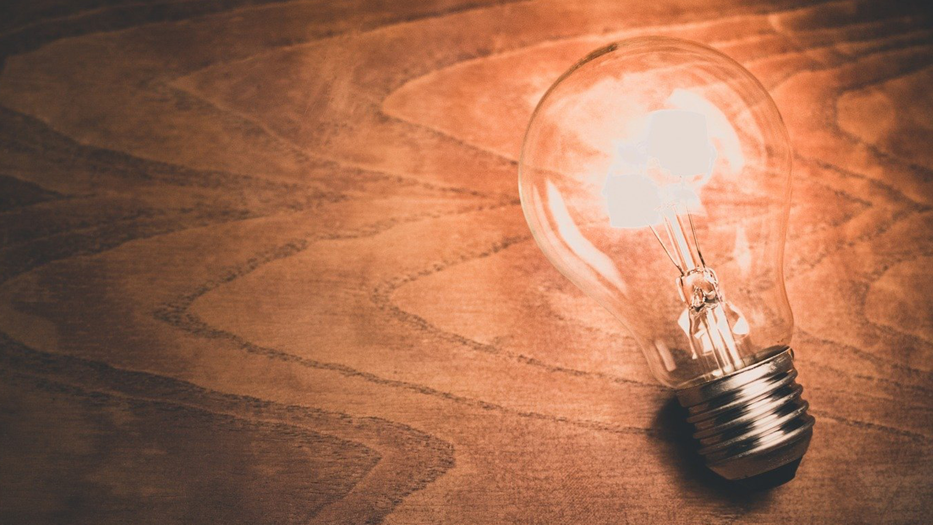 Knowledge Base | The invention of the light bulb and who really invented it