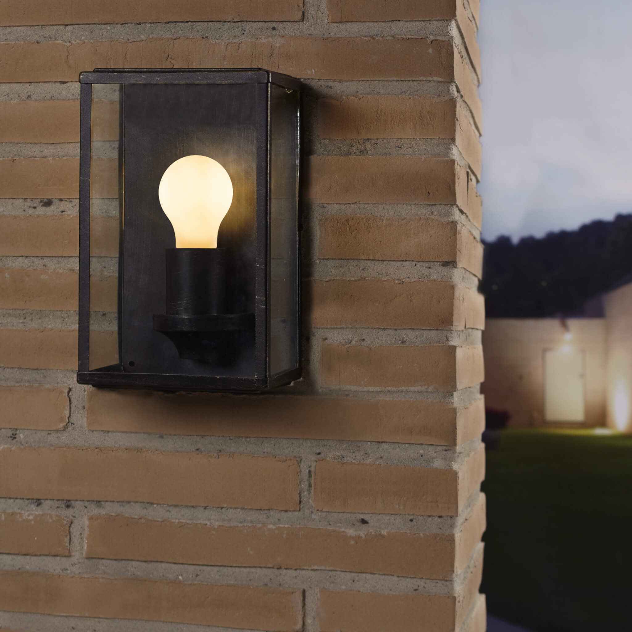 Product image | CLASSIC E27 wall lamp with vintage bulb