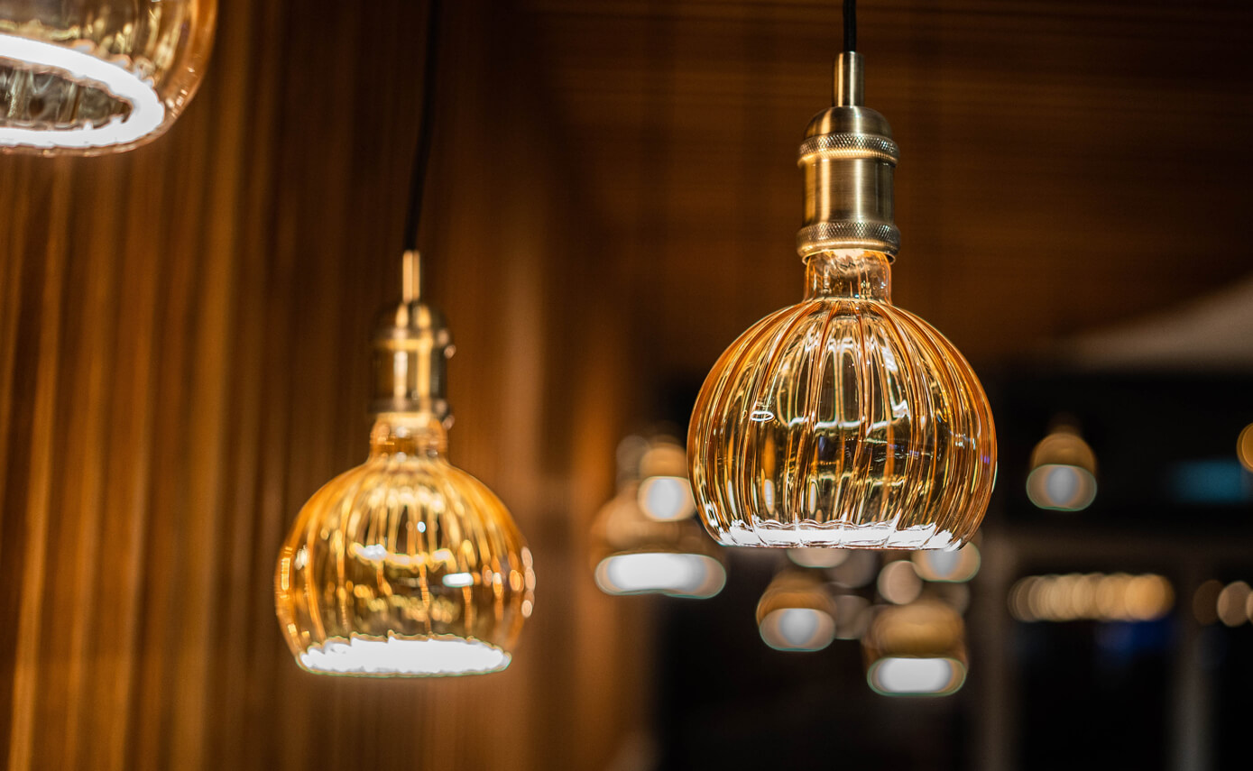 Reference image from Korte Einrichtungen in Kürten, close-up of ‘Floating’ light fittings