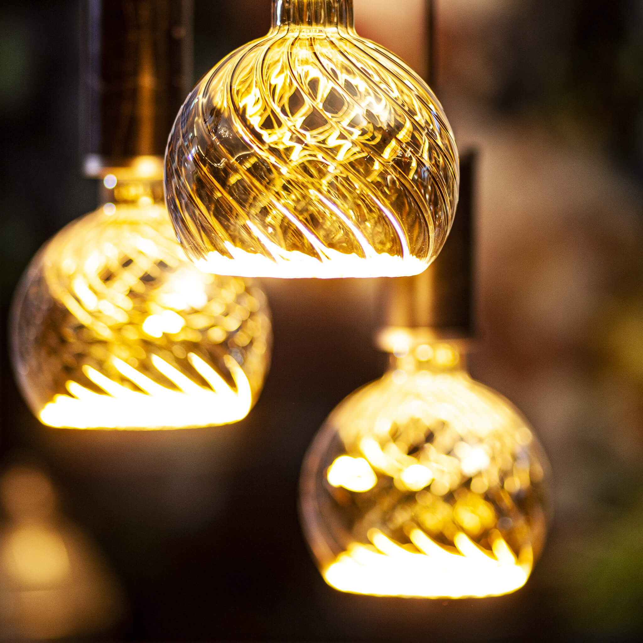 55059 LED Floating Globe 150 twisted smokey grey