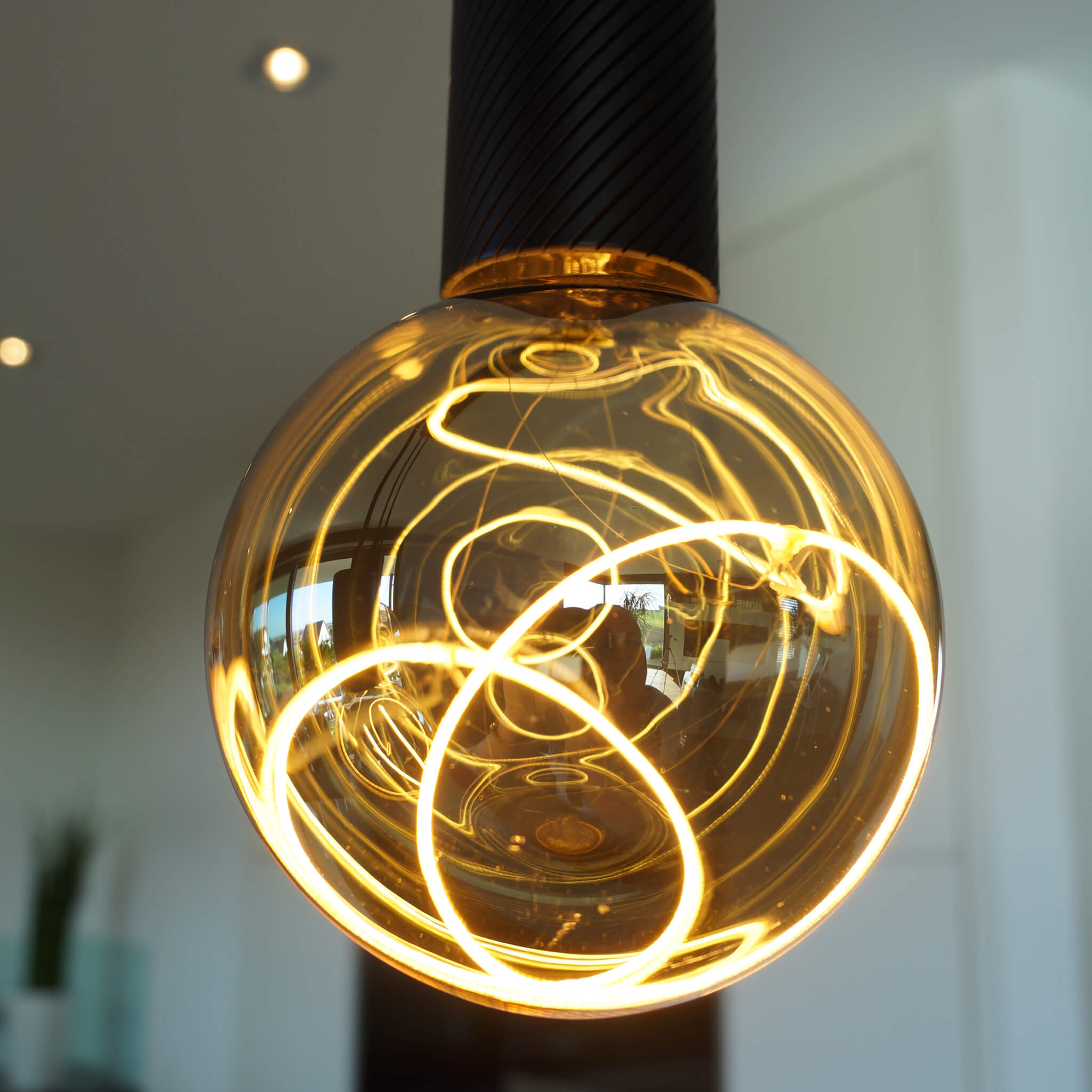 LED Illusion Globe 125 two crescent smokey grau | 55480